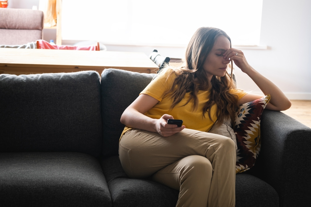 FOMO Nedir? Sebepleri, Etkileri ve Başa Çıkma Yolları